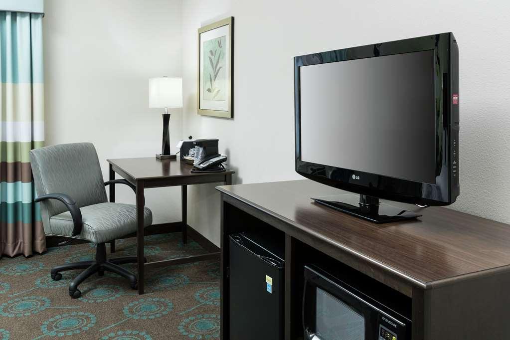 Hampton Inn & Suites Huntsville Research Park Area Room photo