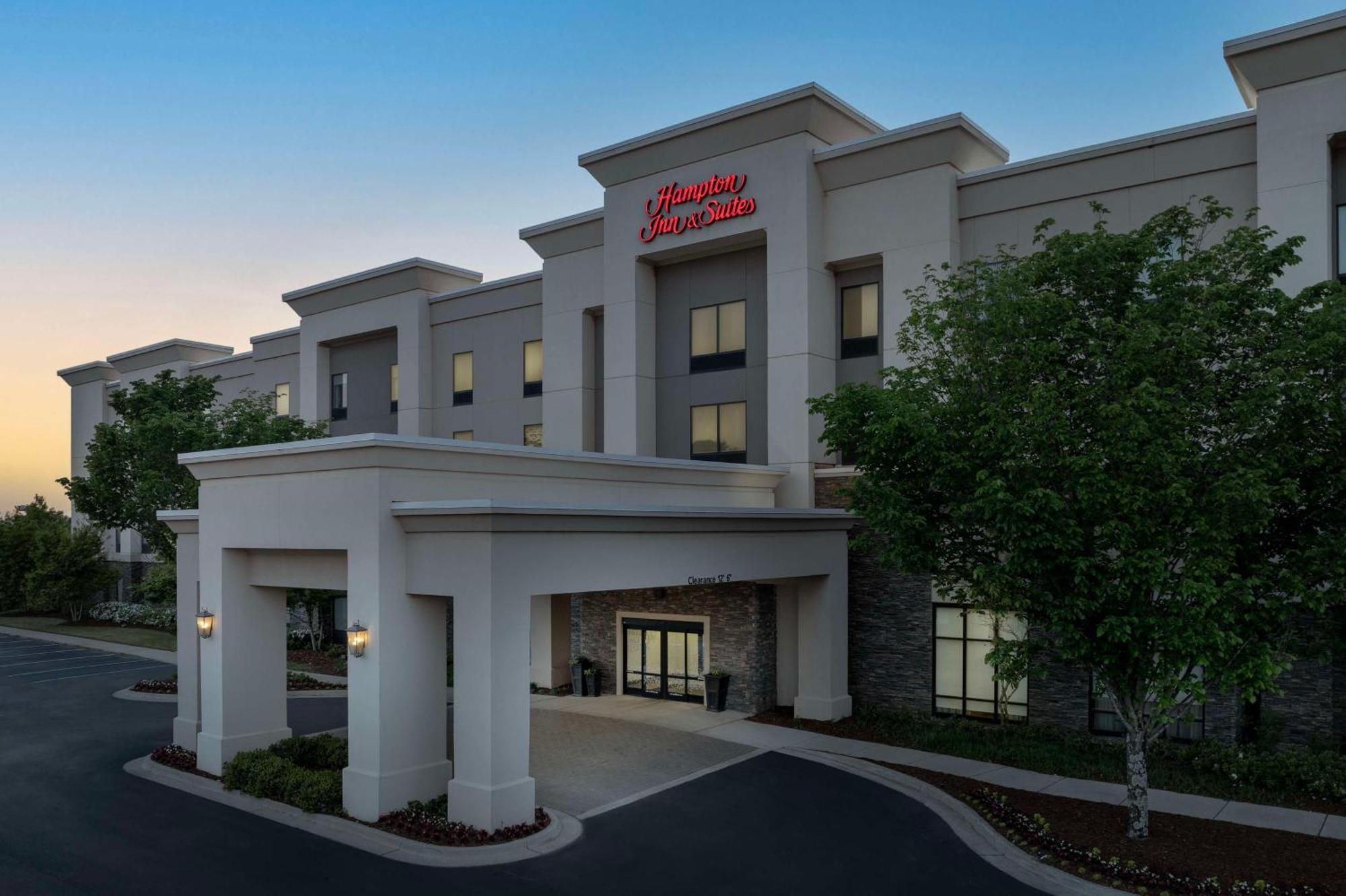 Hampton Inn & Suites Huntsville Research Park Area Exterior photo