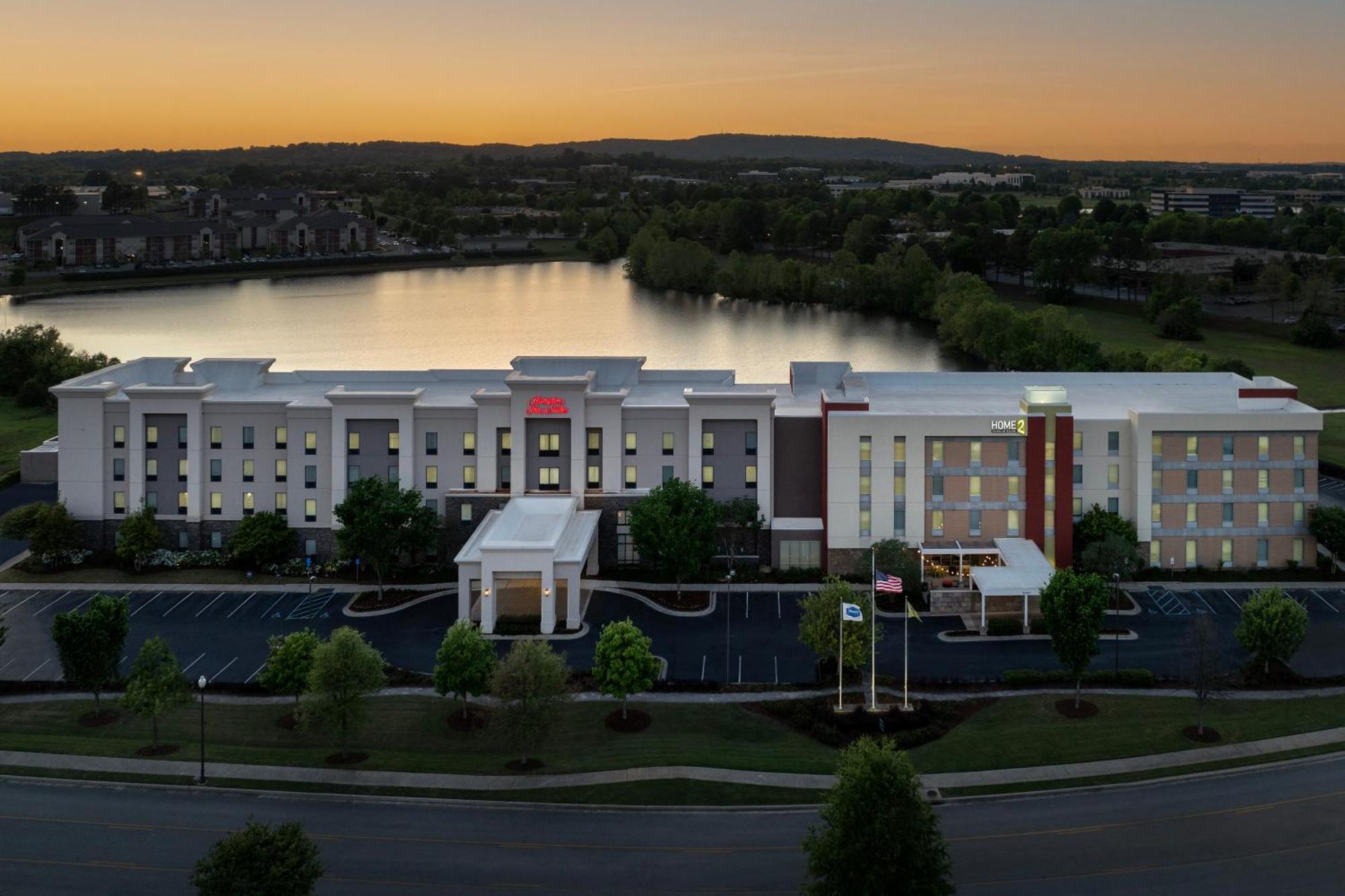 Hampton Inn & Suites Huntsville Research Park Area Exterior photo